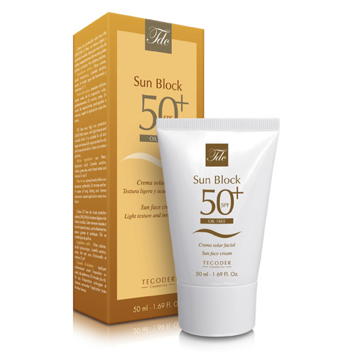 Envase Gold Skin SPF 50 Oil Free, crema facial de protección solar
